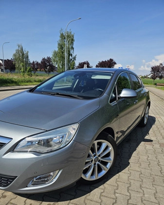 Opel Astra cena 21500 przebieg: 232000, rok produkcji 2009 z Wrocław małe 436